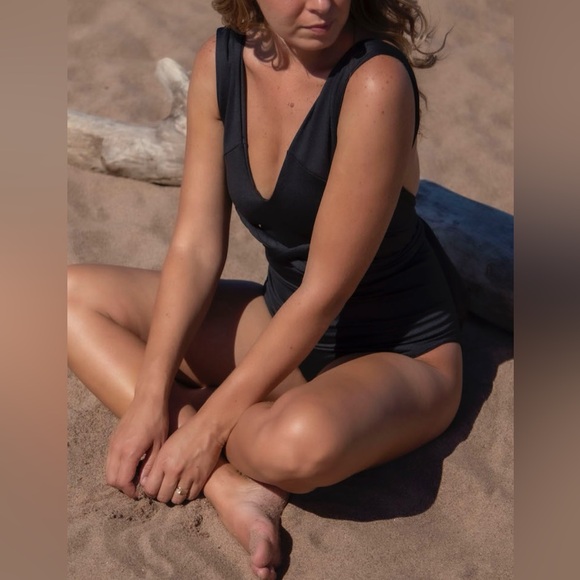 Hackwith Design House Everything One Piece Black Swimsuit Size S - Picture 12 of 15